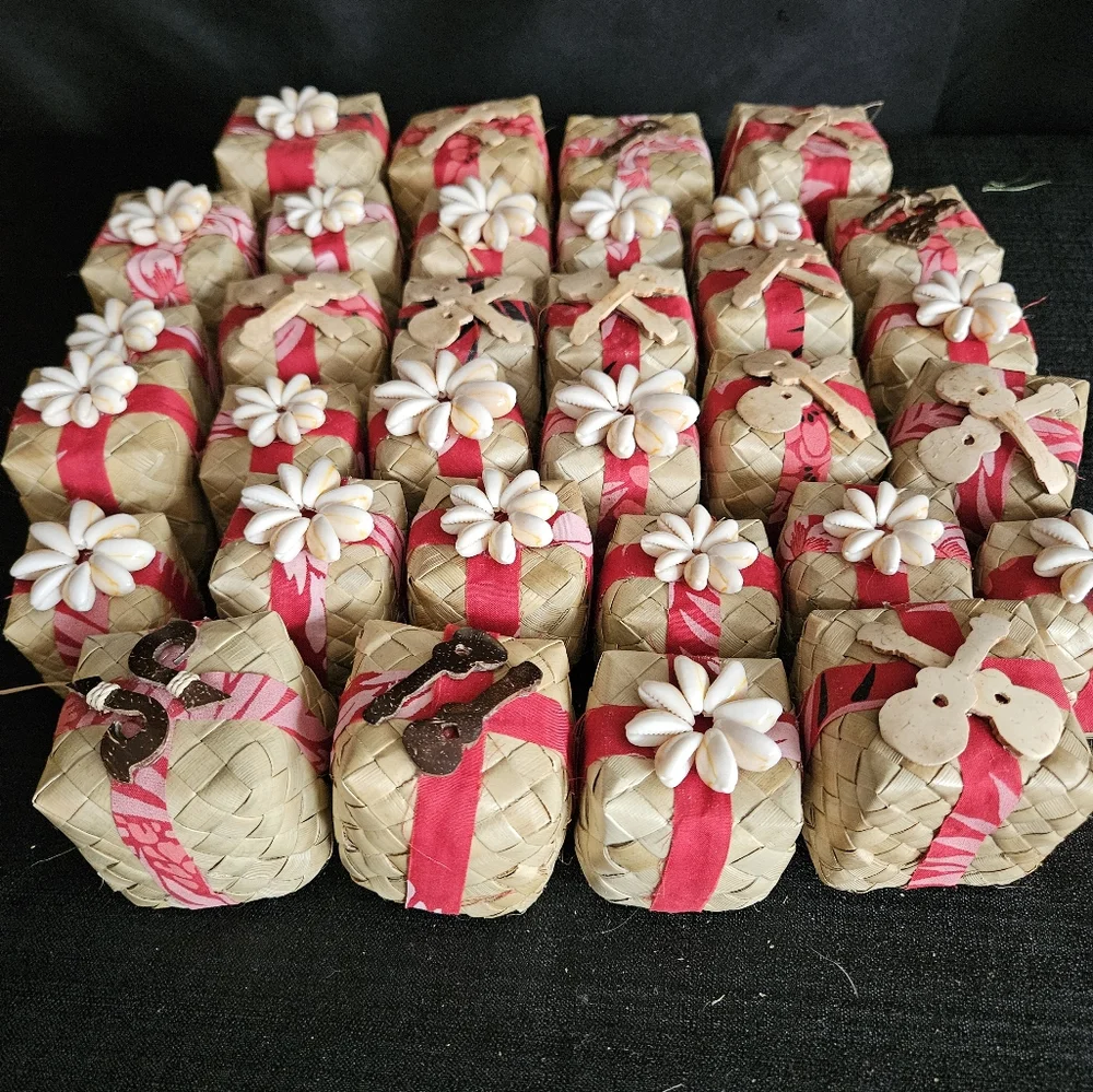 Traditional Hawaiian Lauhala Gift Baskets Lot Of 32 Handmade Small